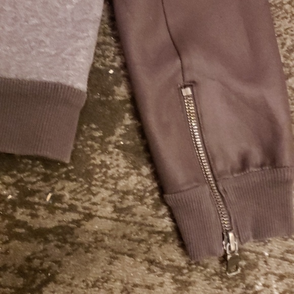 Sueter - Picture 4 of 4